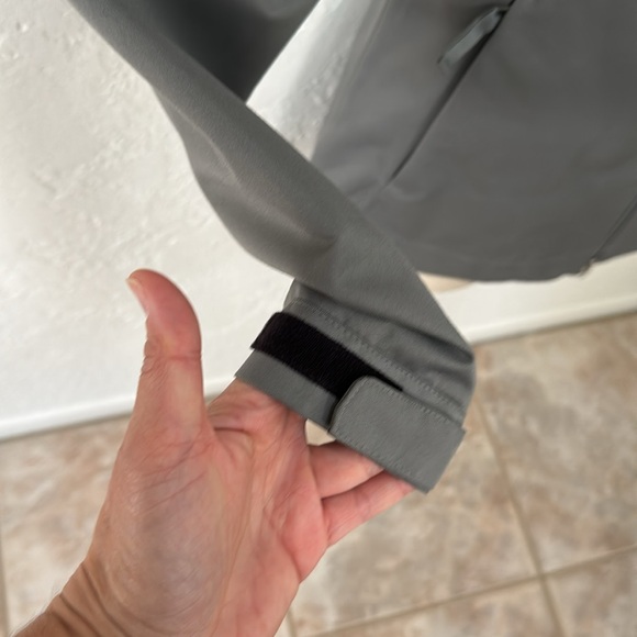 NIKE Golf Women’s Gray Storm - Fit Jacket Size Small EUC - Picture 5 of 17